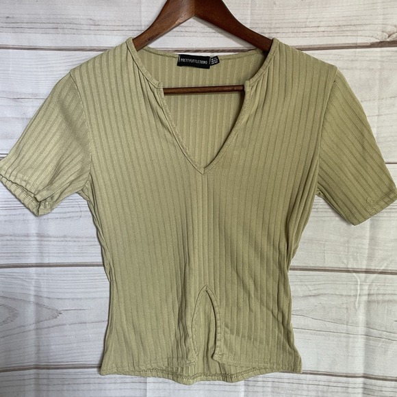 Pretty Little Thing‎ Top Size 8 Green - Picture 1 of 3